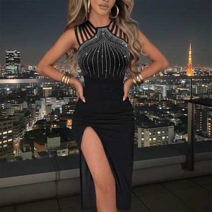 Black - Tokyo, hands on hips